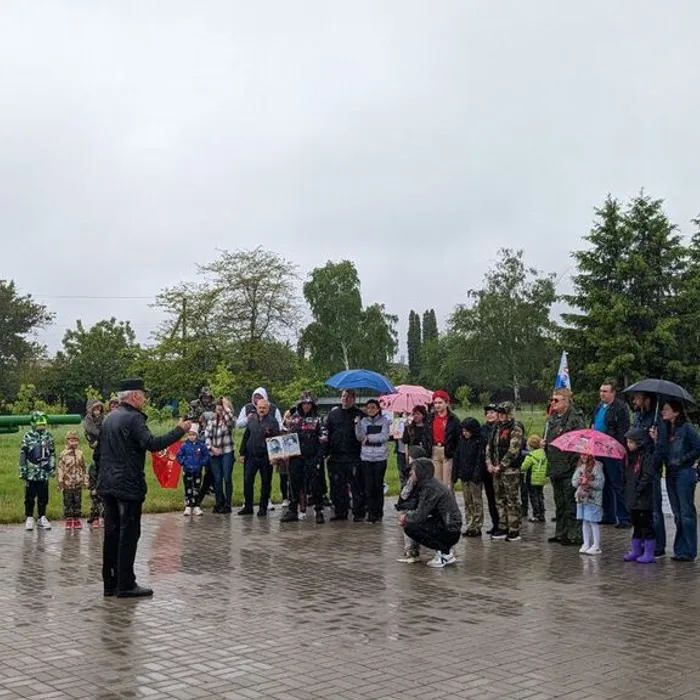 Возложение цветов и венков в парке Победы.