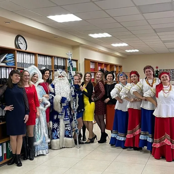 Поздравление от Деда Мороза и Снегурочки!