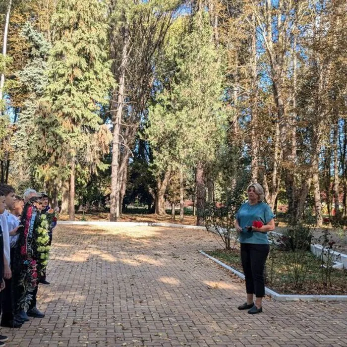торжественно-памятное мероприятие «Нам жить и помнить»
