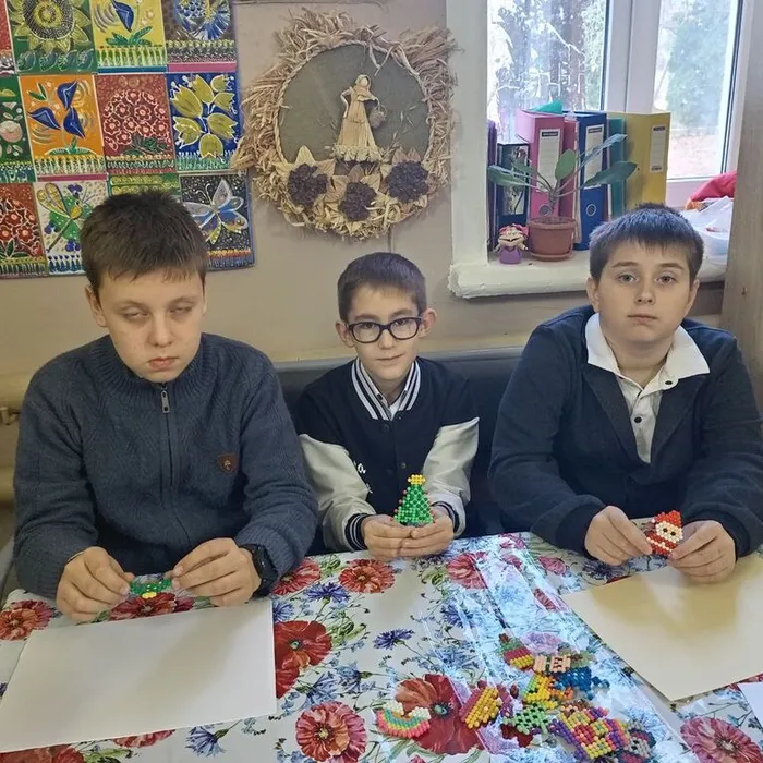 творческая мастерская "Игрушки на елку".
