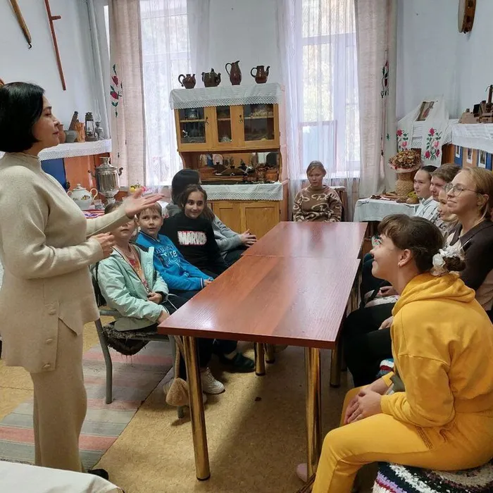 экскурсия, в комнату казачьего быта "Жизнь и быт кубанских казаков".