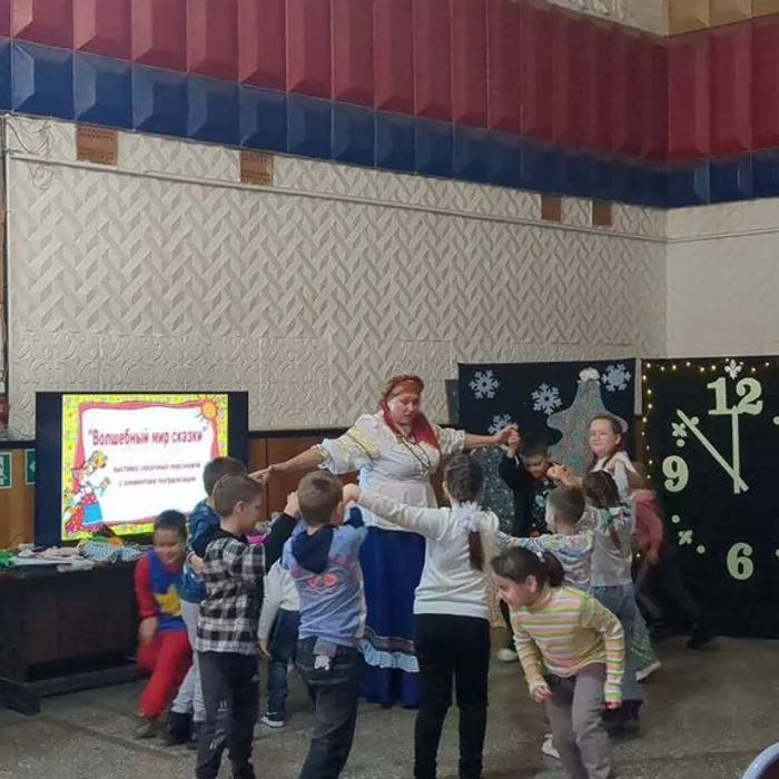  выставка сказочных персонажей "Волшебный мир сказок"