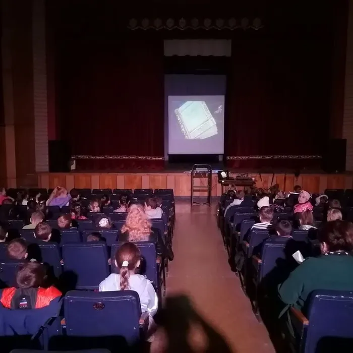 "Осенняя кинокарусель"