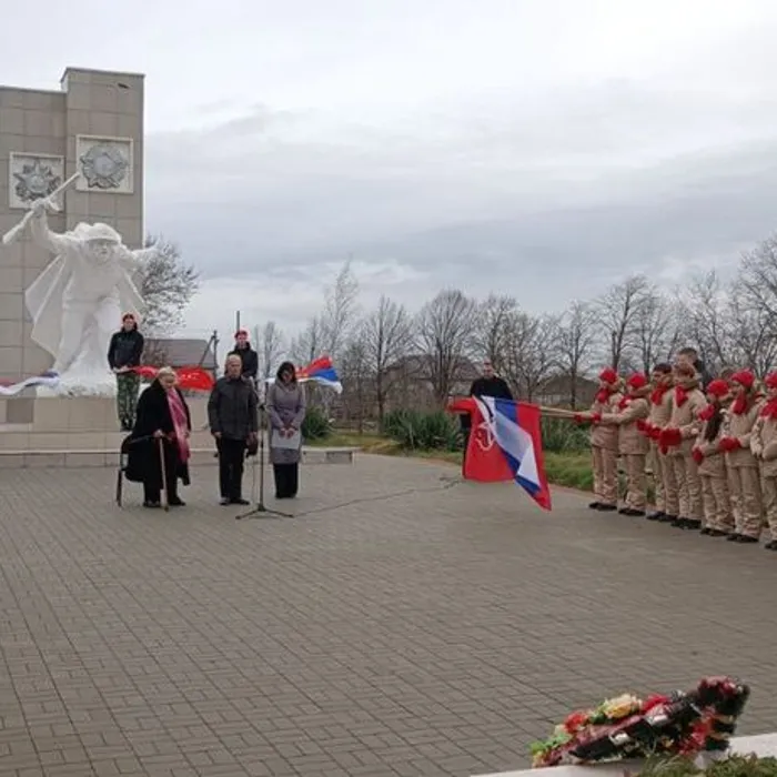  "Их земля родная помнит".