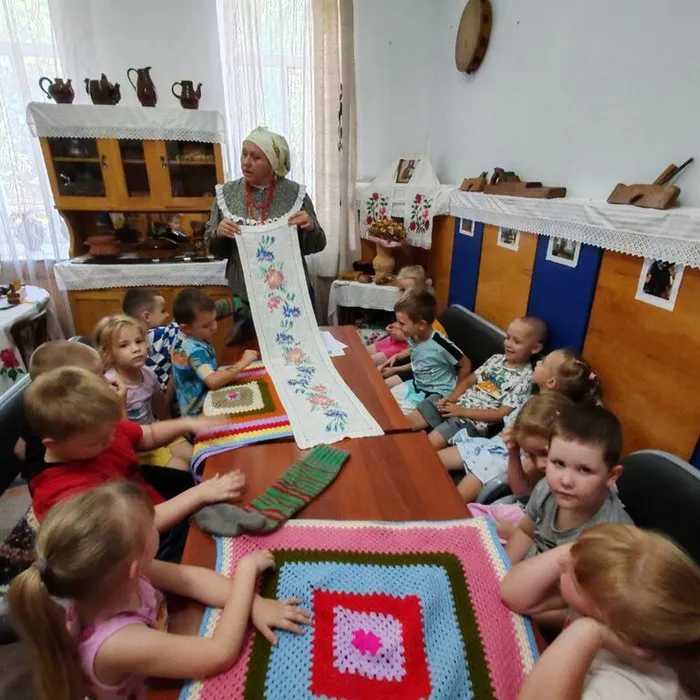 экскурсия, в комнату казачьего быта "Кубанская горница".