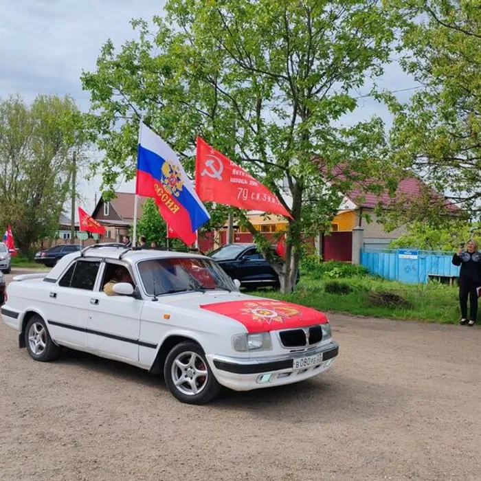 Ежегодный "Автопарад Победы".