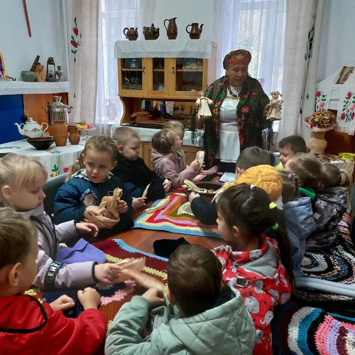  экскурсия, в комнату казачьего быта "Кубанская хата, пирогами богата".