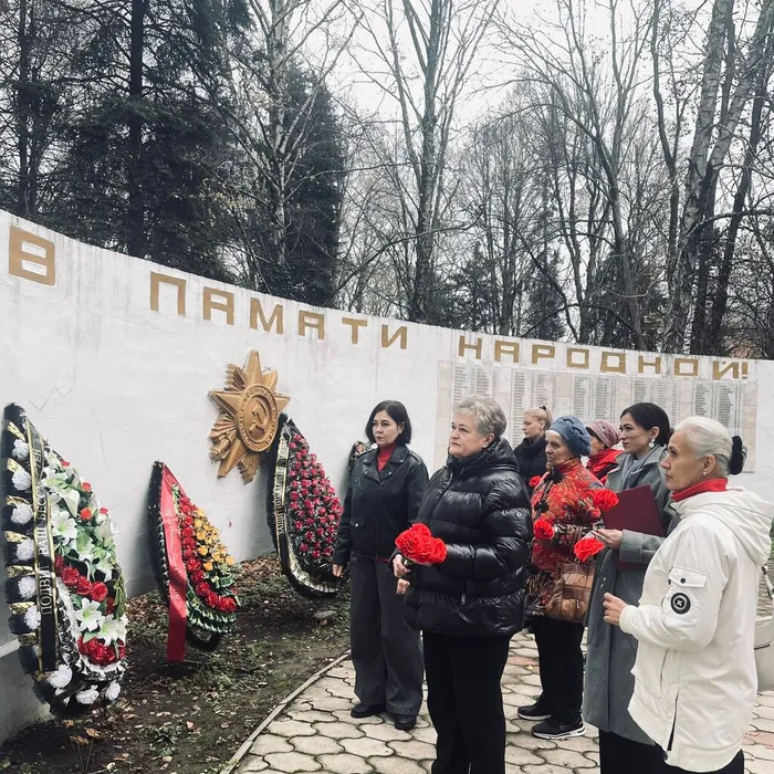 торжественно - памятное мероприятие «Вечная Слава Неизвестным солдатам».
